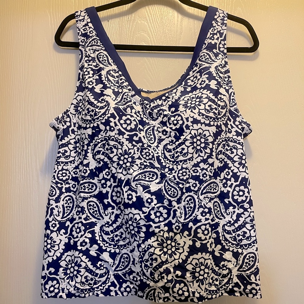 Swim 365 Navy and White 2 piece Tankini Set with Molded Soft Cups Size 22